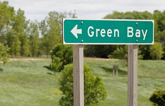 Airport Service Inc. can drive you from Milwaukee to Green Bay at an affordable price Shuttle from Milwaukee to Green Bay