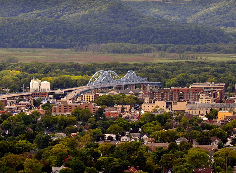 Shuttle Service to La Crosse Municipal Airport (LSE)