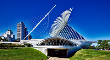 Get a ride to the Milwaukee Art Museum with Airport Service Inc. Milwaukee Art Museum Wisconsin